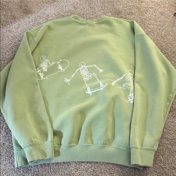Urban Outfitters Women's Green Sweatshirt - Picture 3 of 3